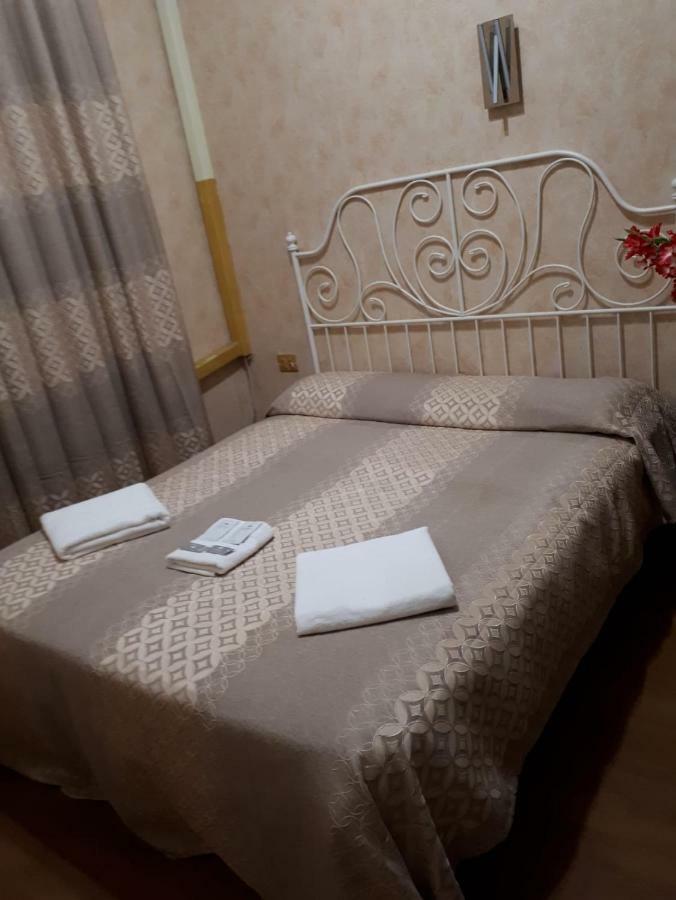 Renting Rooms Rome Buitenkant foto