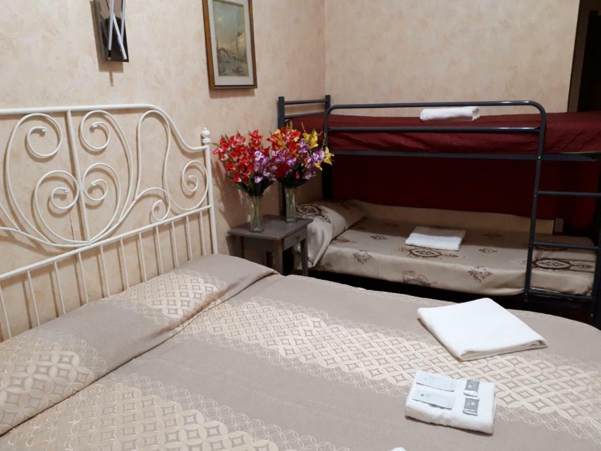 Renting Rooms Rome Buitenkant foto